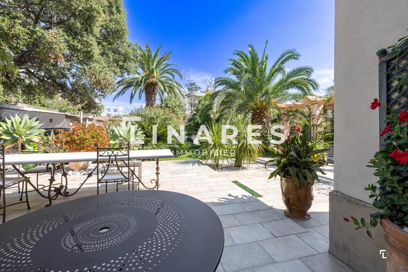 Maison chambre d'hôtes - 360 m² - 8 pièces