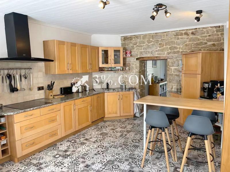 Maison en pierre - 140 m² - 8 pièces