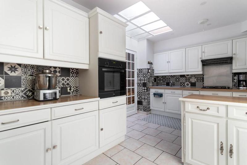 Maison - 142 m² - 6 pièces