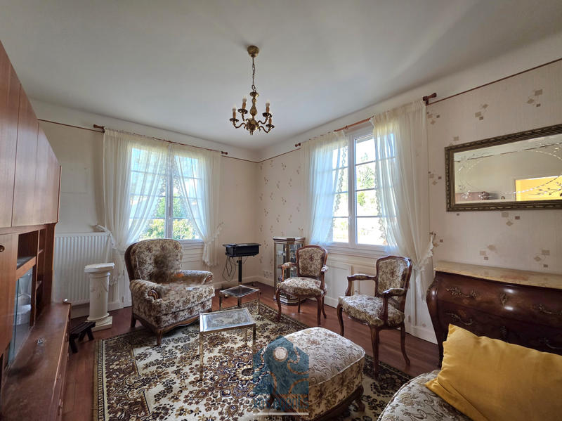 Maison - 99 m² - 5 pièces