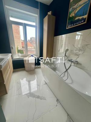 Maison - 260 m² - 8 pièces