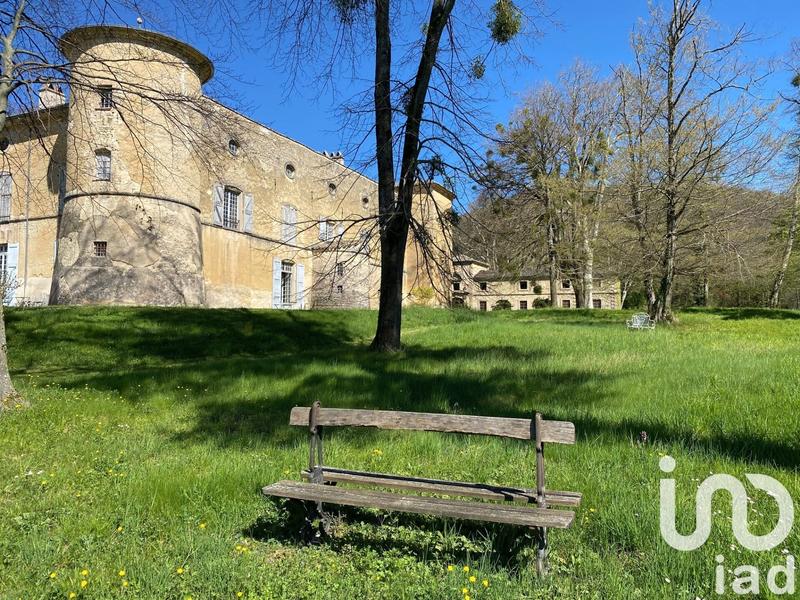 Château - 1 380 m² - 30 pièces