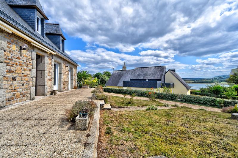 Maison - 180 m² - 6 pièces