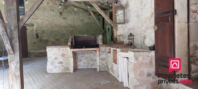 Moulin - 400 m² - 8 pièces