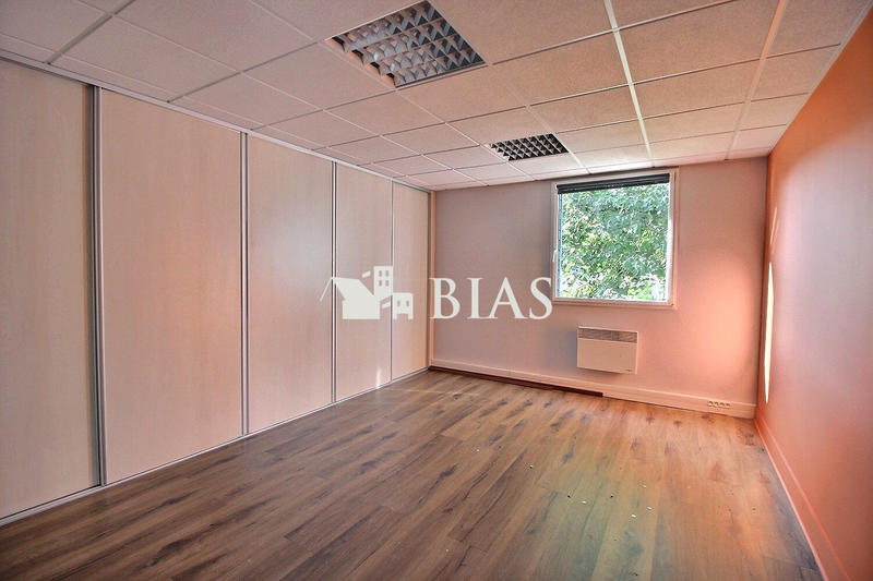 Bureau - 192 m²