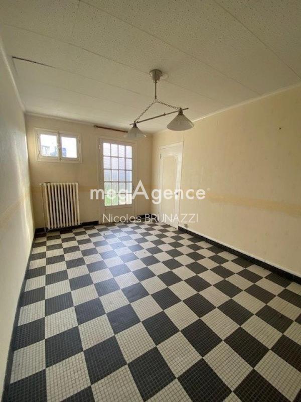 Propriété - 264 m² - 11 pièces