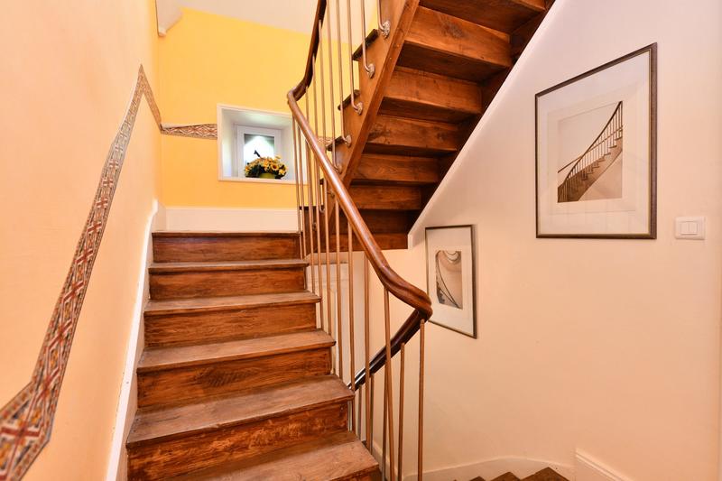 Maison - 390 m² - 12 pièces