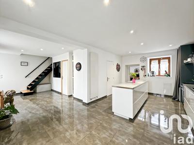 Maison - 200 m² - 9 pièces