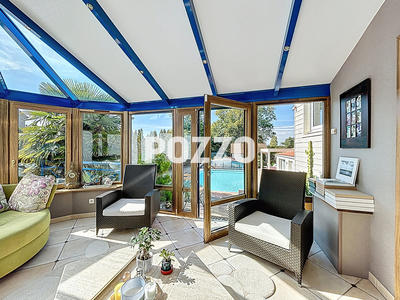 Maison - 225 m² - 10 pièces