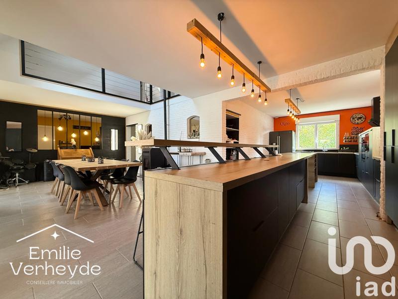 Maison - 213 m² - 7 pièces