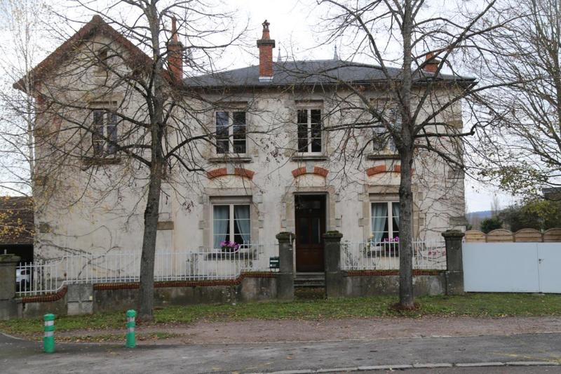 Maison - 220 m² - 9 pièces