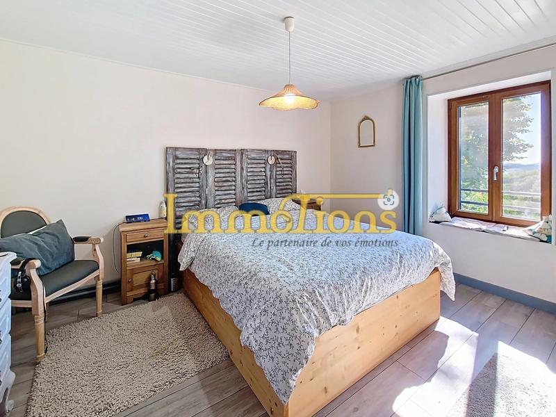 Maison - 210 m² - 7 pièces