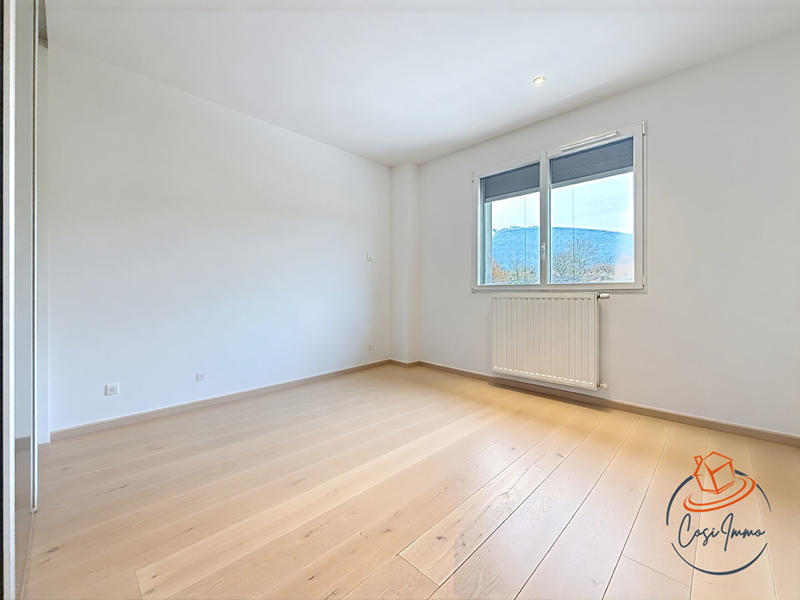 Maison - 238 m² - 8 pièces