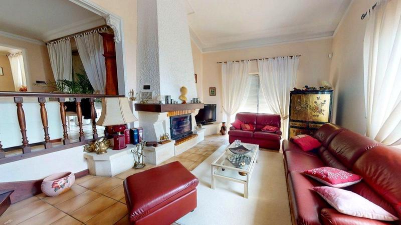 Villa - 220 m² - 6 pièces