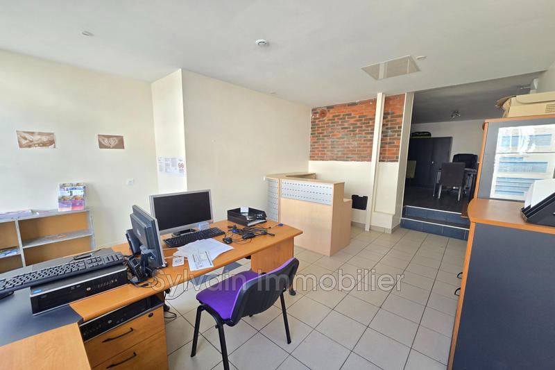 Local commercial - 45 m² - 2 pièces