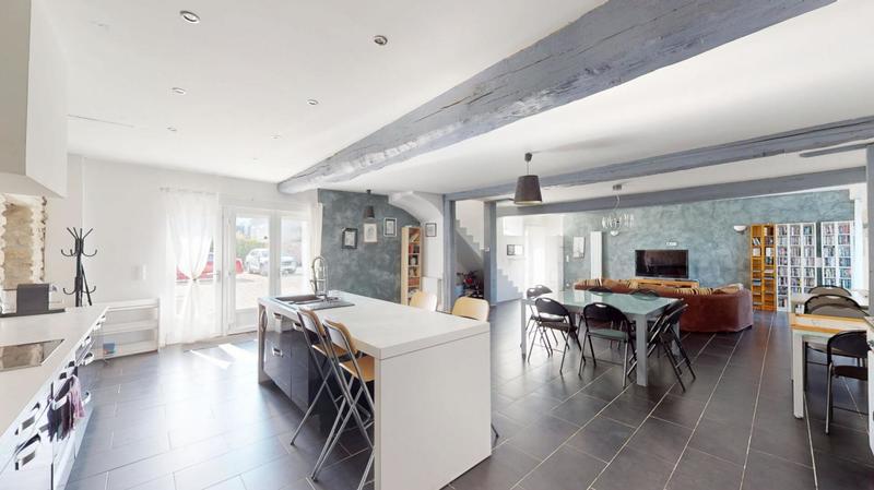 Maison - 570 m² - 15 pièces