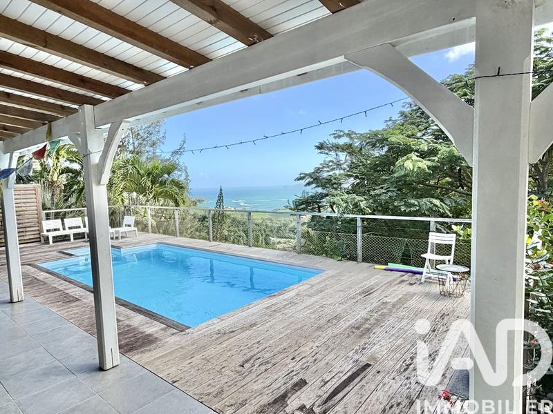 Maison - 95 m² - 5 pièces