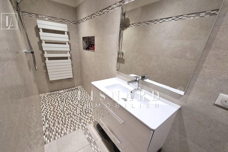 Maison - 200 m² - 6 pièces