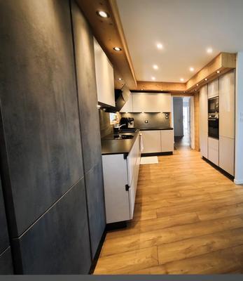 Maison - 254 m² - 10 pièces