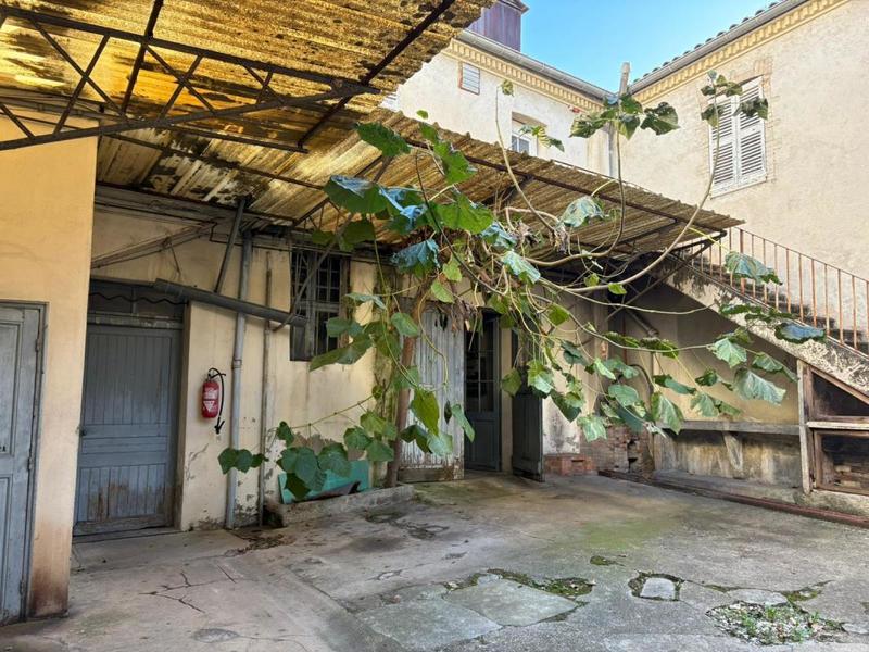 Entrepôt - 28 pièces