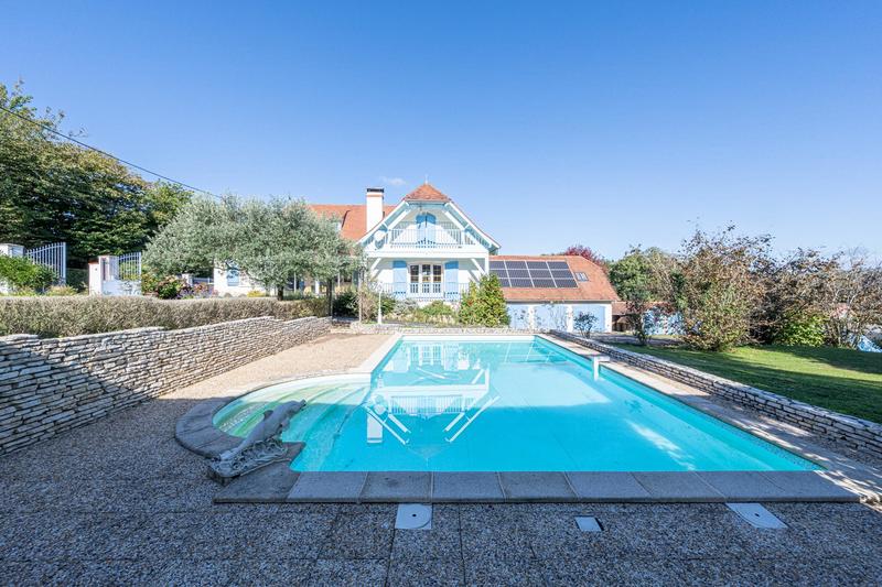 Maison d'architecte - 141 m² - 7 pièces