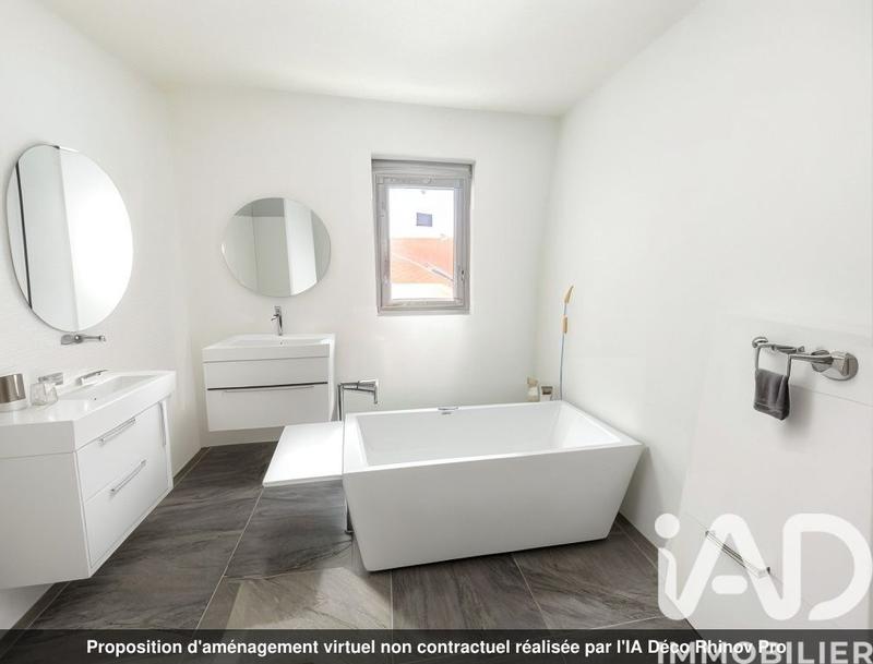 Maison - 227 m² - 7 pièces