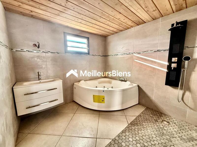 Maison - 200 m² - 4 pièces
