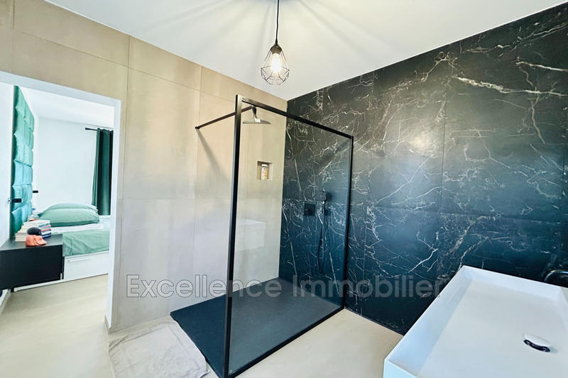 Villa - 215 m² - 10 pièces