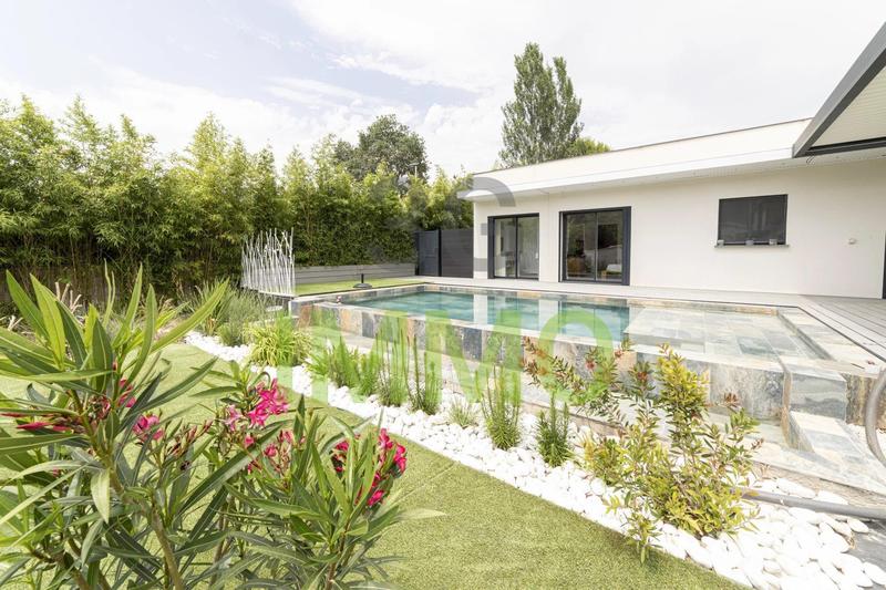 Villa - 175 m² - 6 pièces