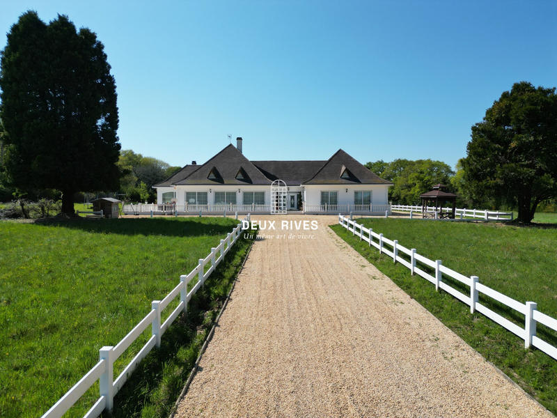 Maison - 550 m² - 7 pièces