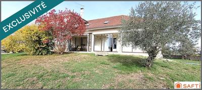 Maison - 273 m² - 11 pièces