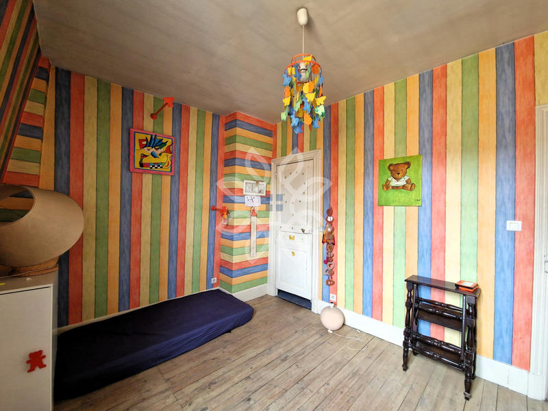 Triplex - 135 m² - 9 pièces