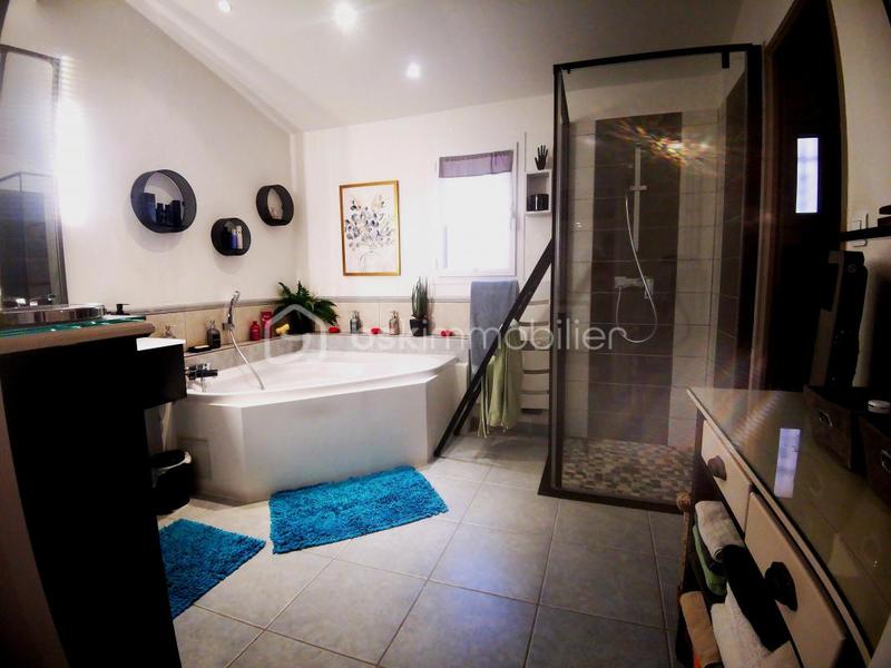 Villa - 195 m² - 8 pièces