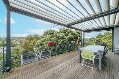 Villa - 256 m² - 8 pièces