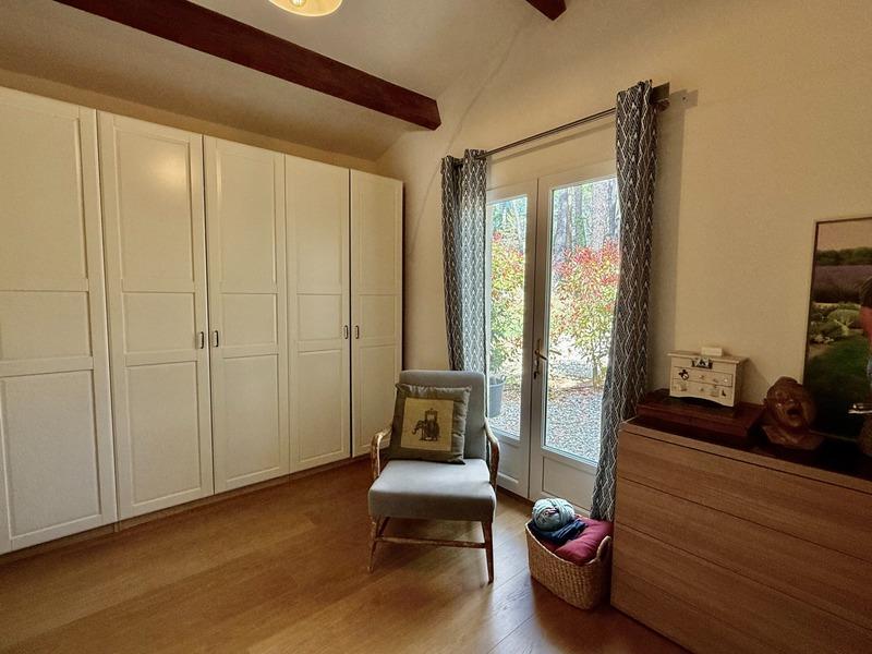 Maison - 222 m² - 6 pièces