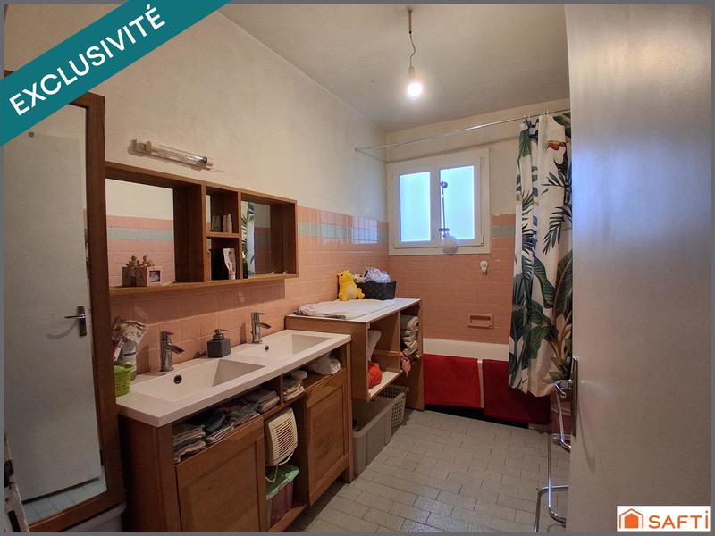 Maison - 180 m² - 8 pièces