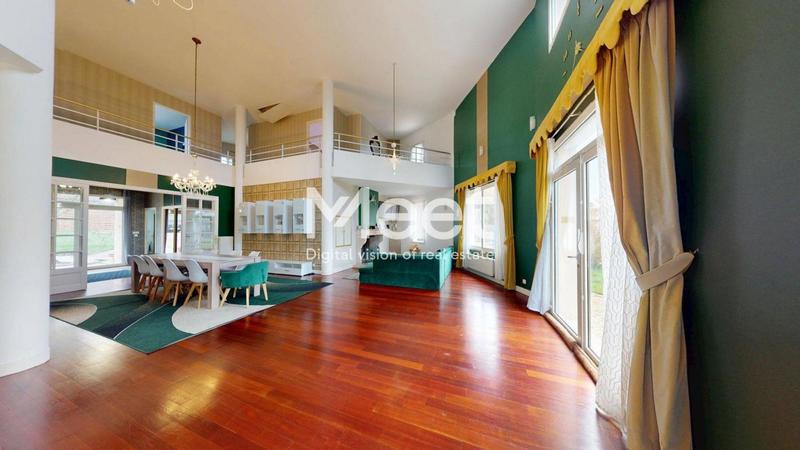 Maison d'architecte - 420 m² - 9 pièces