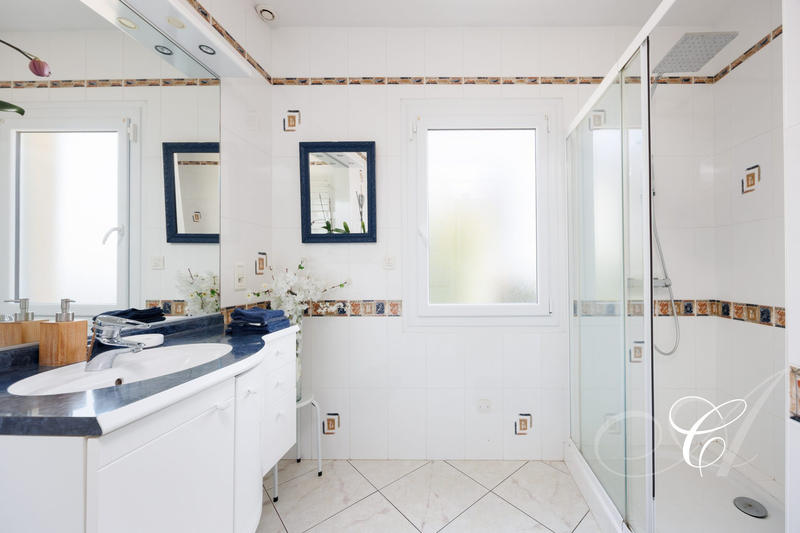 Maison traditionnelle - 171 m² - 7 pièces