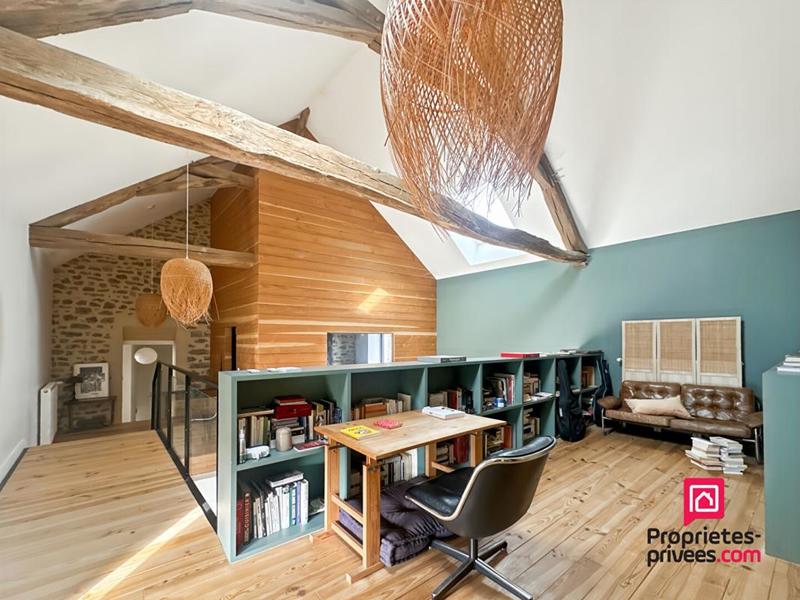 Maison - 240 m² - 9 pièces