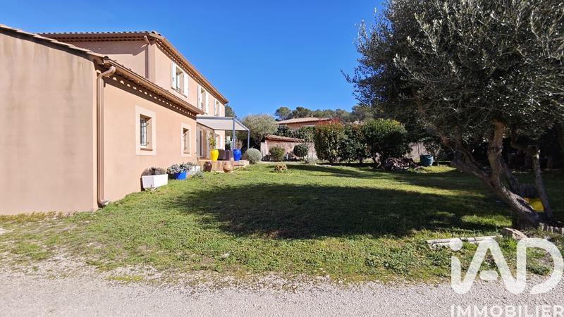 Maison - 200 m² - 7 pièces