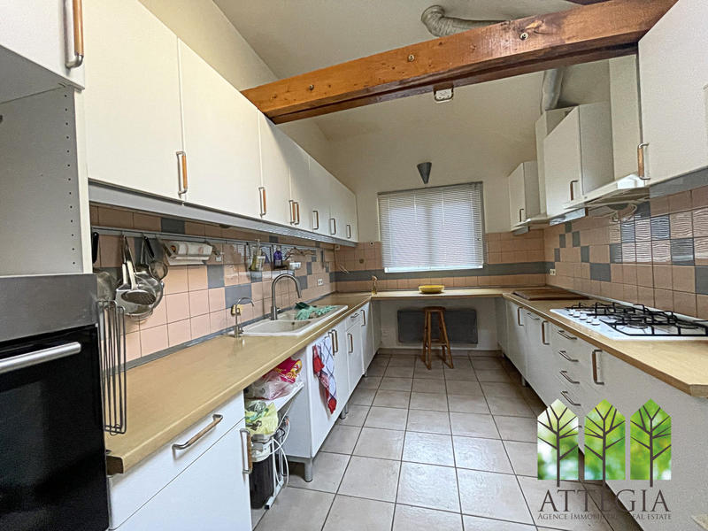 Maison - 180 m² - 5 pièces