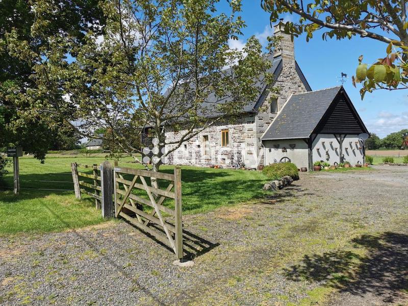 Maison - 269 m² - 9 pièces