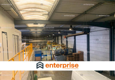 Local d'activité / Entrepôt - 700 m²