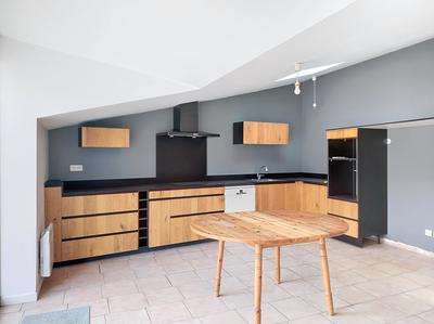 Maison - 92 m² - 5 pièces