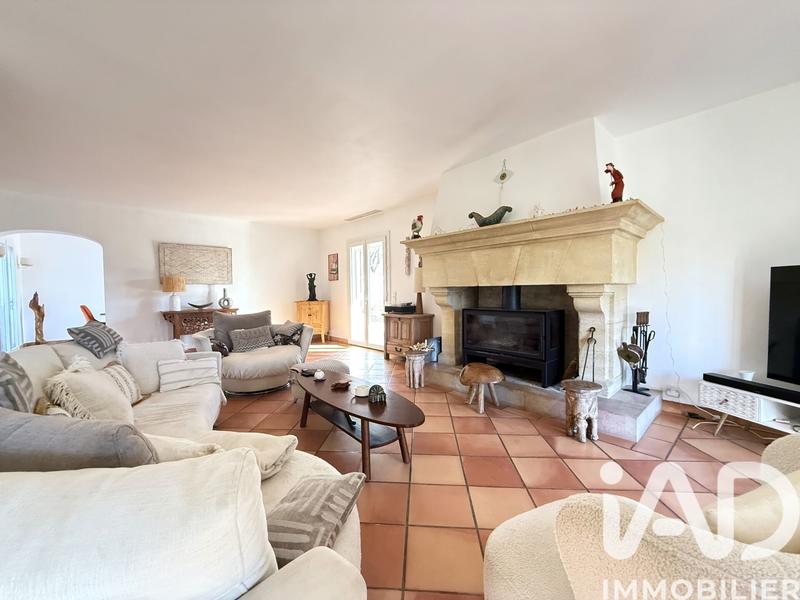 Maison - 237 m² - 6 pièces