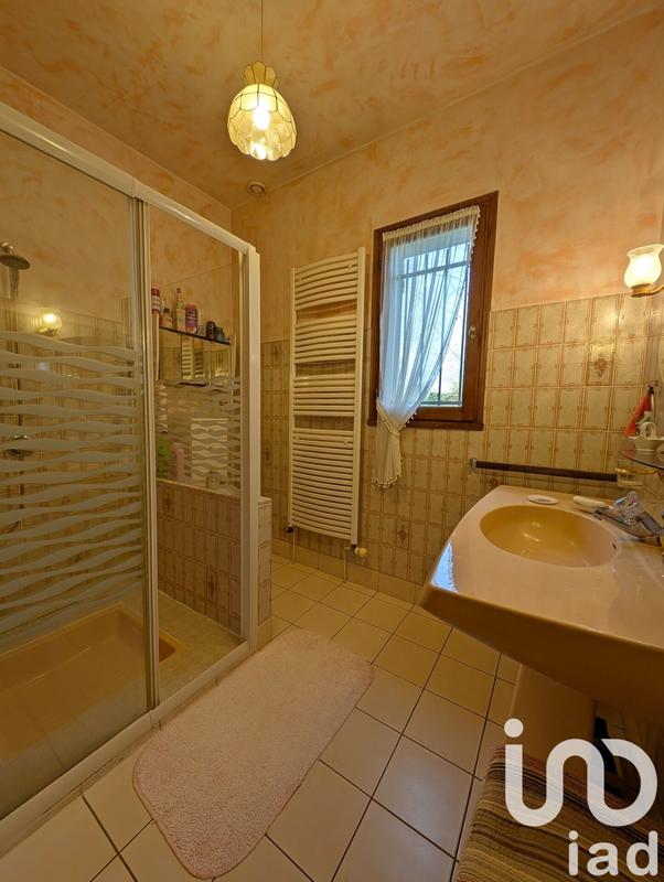 Maison - 213 m² - 9 pièces