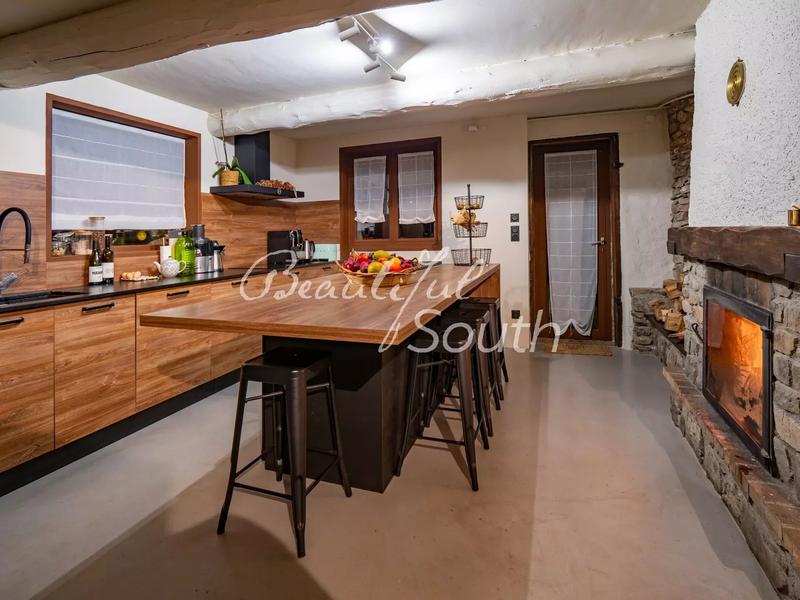 Mas - 240 m² - 8 pièces