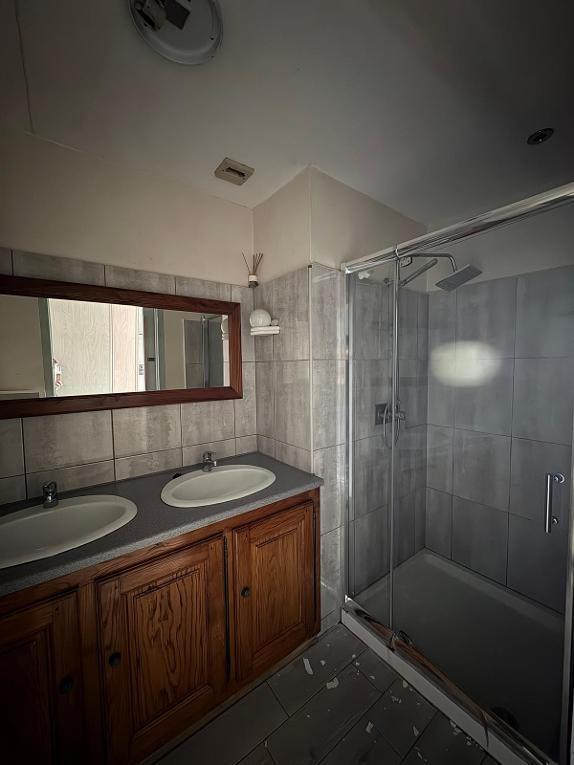 Appartement - 85 m² - 3 pièces