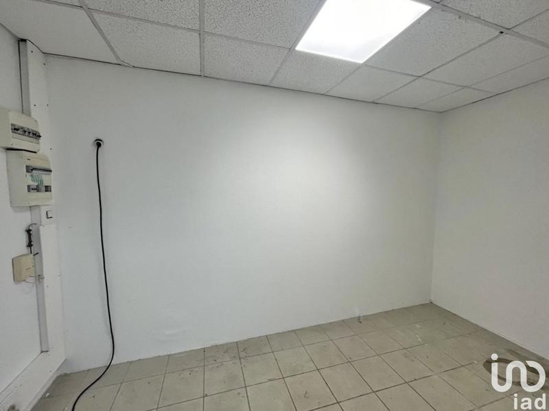 Local commercial - 85 m² - 4 pièces