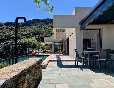 Maison - 202 m² - 7 pièces